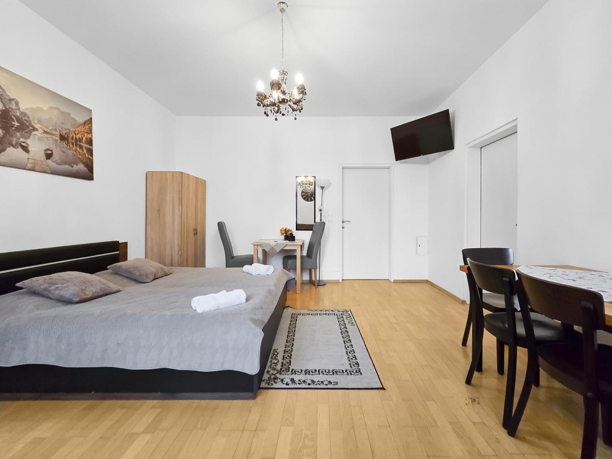 Three King-Size Beds, Three Bedrooms Wien Eksteriør bilde
